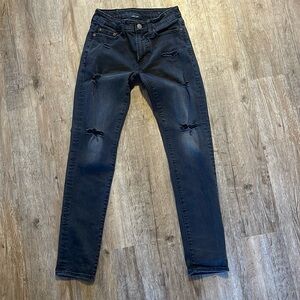 AMERICAN EAGLE DISTRESSED SKINNY JEANS (26x30)